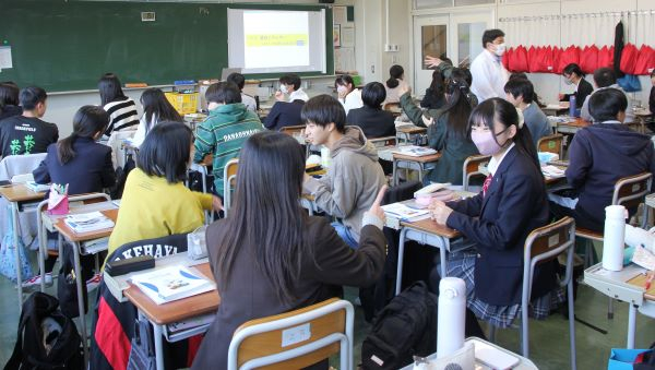 071030　物理二井内２Ｆ (1).JPG